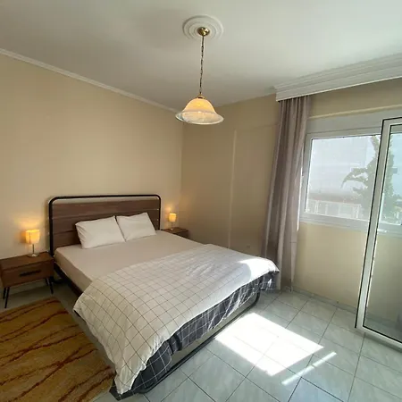 Apartment Midias